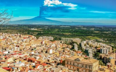 Melilli – Devozione, Centro storico e panorami sulla costa siracusana