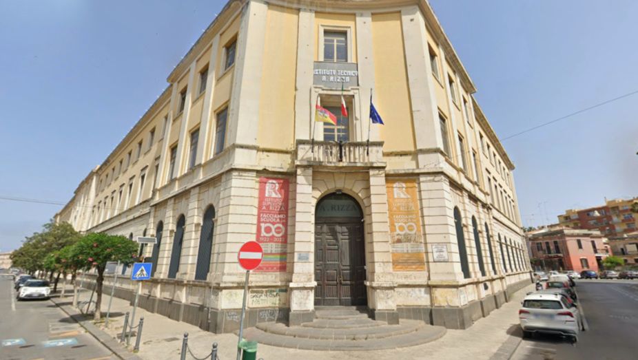 Siracusa-Caso-istituto-Rizza-Mangiafico-contro-lo-spostamento-dal-Palazzo-degli-studi