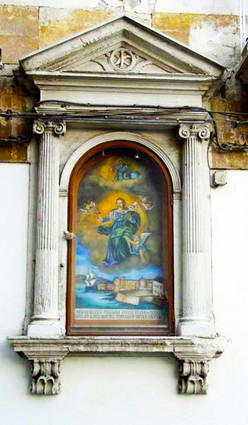 0000000-1-santa-lucia-via-Roma-turba