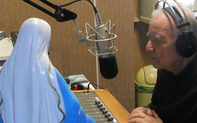 La radio che porta la Chiesa in casa. La straordinaria avventura di Radio Mater