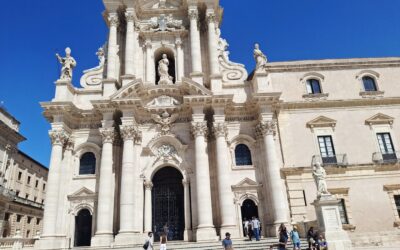 Siracusa, restauro del Duomo – Liberato il prospetto barocco, è tornato visibile in tutta la sua imponenza