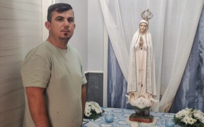 A Belvedere la Madonna pellegrina nella casa di Sebastiano Di Mauro. Visita un’anziana allettata e il ricordo del giovane Gianluca