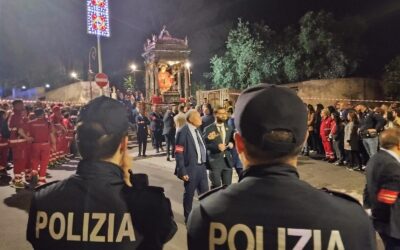 Lentini – Evade dai domiciliari per la festa di Sant’Alfio. Beccato alla processione con la fidanzata