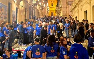 La “notte dei fiori” a Noto. Quando il buio regala al mattino un capolavoro unico al mondo