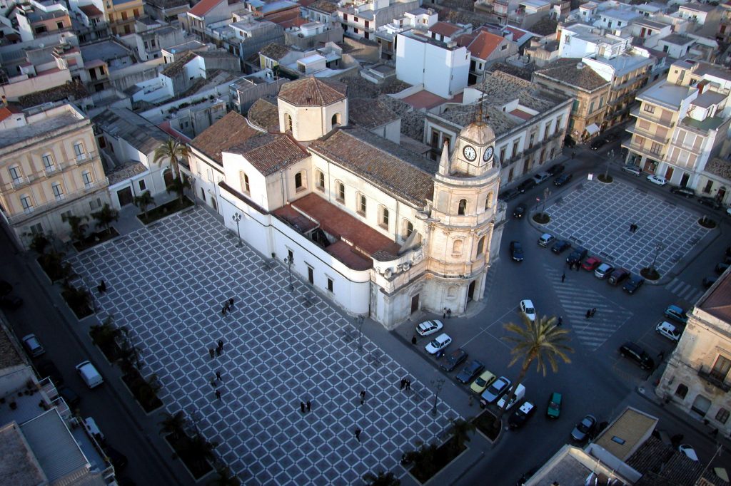 Floridia-Piazza-del-Popolo-veduta-aerea-1024×682