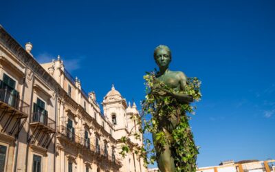 Profumi del sacro e del profano. L’arte contemporanea illumina Noto