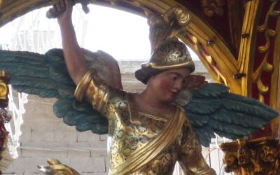 Banda, processione statuetta e ritmi folk. Ecco il sabato di festa a Villasmundo per San Michele