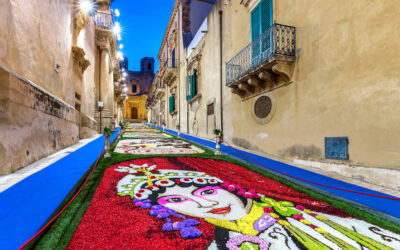 Infiorata di Noto 2026. Il Barocco si fa giardino sotto il cielo di Maggio