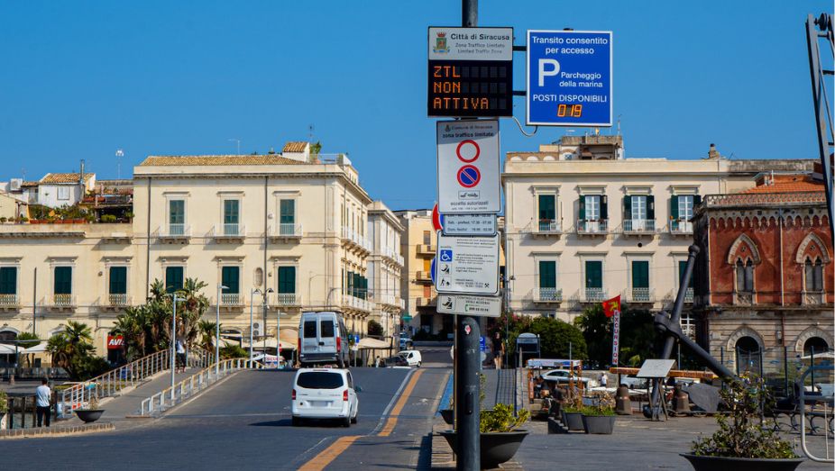 ZTL-Ortigia-le-proposte-del-Comitato-Cittadinanza-Resistente-per-risolvere-il-caos-traffico