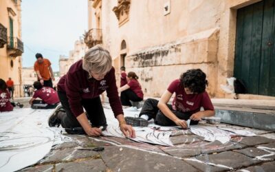Passo dopo passo, fiore dopo fiore. Noto si trasforma per la 47ª Infiorata