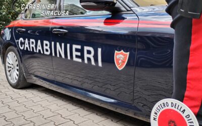 Noto | Finge un incidente per estorcere denaro a una coppia di turisti. Denunciato