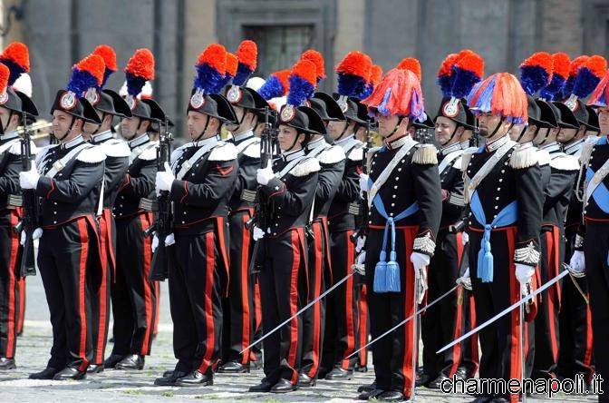 Carabinieri-in-alta-uniforme