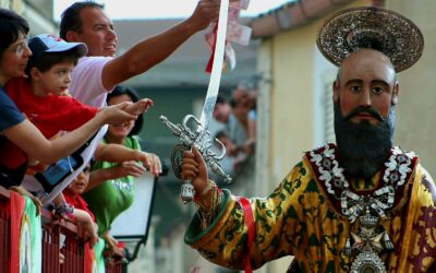 La storica processione di San Paolo tra i vicoli della Palazzolo medievale