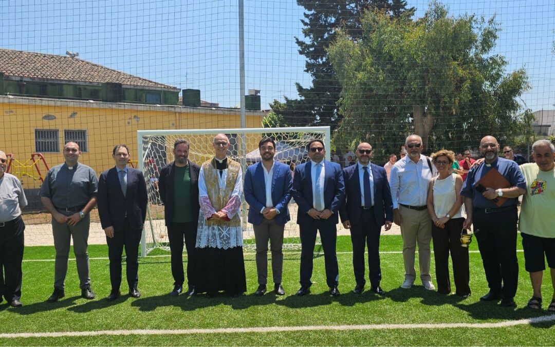 Nuovo campo di calcetto per l’oratorio di Aci Platani | Festa della comunità