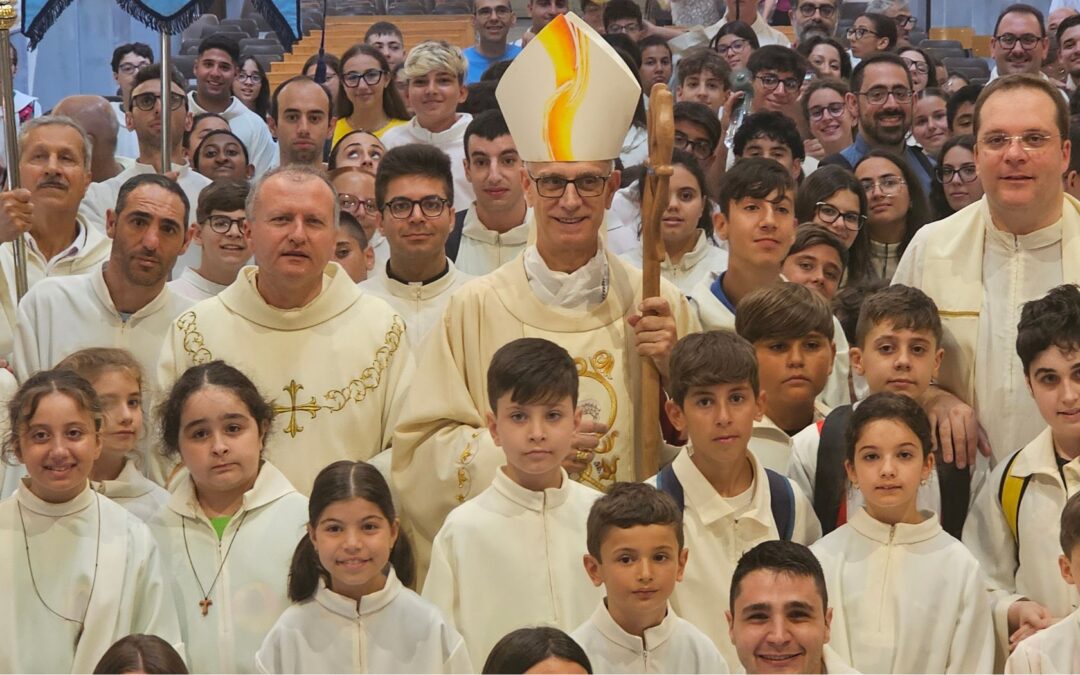 Verso il nuovo altare della Cattedrale | I ministranti protagonisti del raduno diocesano