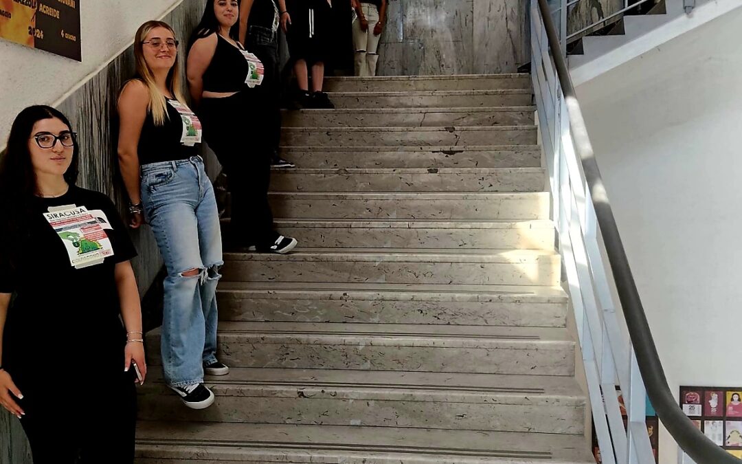 “Nel silenzio muore il futuro”. A Siracusa gli studenti del Rizza-Insolera manifestano per difendere la sede storica di viale Diaz