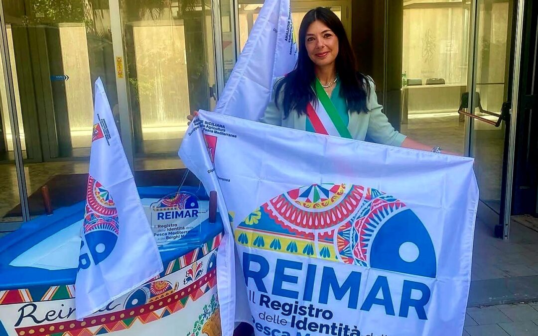 Avola riceve la Bandiera Reimar | Riconosciuta la sua identità marinara e il valore del mare per lo sviluppo del territorio
