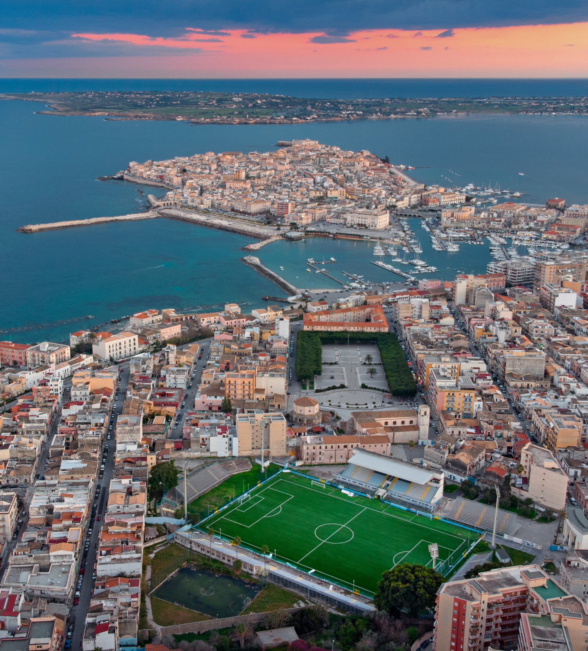Siracusa_vista_Stadio_Ortigia