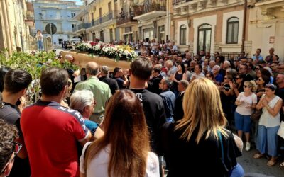 L’ultimo commosso saluto a Salvatore D’Aquila | Belvedere si è stretta attorno al dolore della famiglia