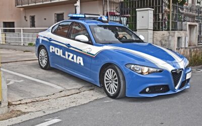 Siracusa – Danneggia un distributore di sigarette per rubare soldi e tabacchi | Denunciato 25enne