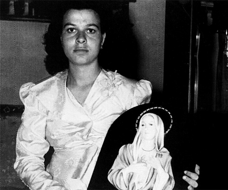 Antonina_Giusto_col_quadro_della_Madonna