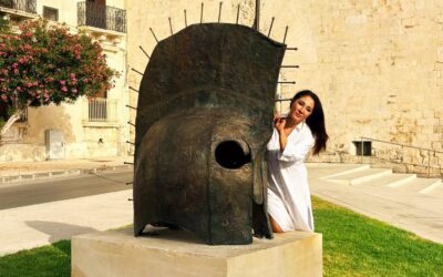 Siracusa | Inaugurato l’Elmo di Archia: la nuova scultura accoglie i visitatori a Porta Marina