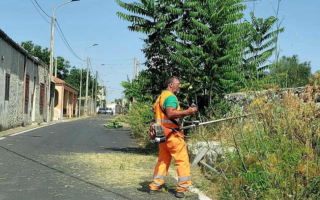 Noto – Manutenzione del verde a Testa dell’Acqua | Proseguono gli interventi
