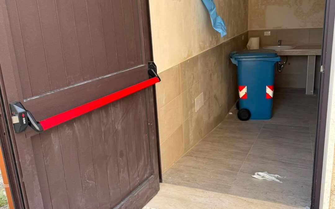 Bagni pubblici di Buscemi vandalizzati | Struttura chiusa fino all’installazione delle telecamere