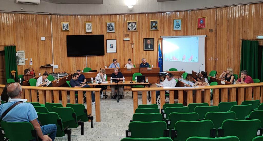 Canicattini Bagni, il Consiglio approva Tari 2026, Piano Antenne e assestamento di Bilancio