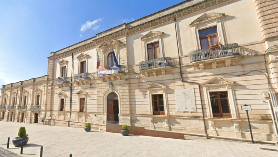 Ondata-di-calore-Canicattini-Bagni-attivo-servizio-in-locali-climatizzati-per-anziani-e-fragili