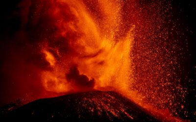 Etna – Nuova spettacolare fase eruttiva | Frattura a bassa quota