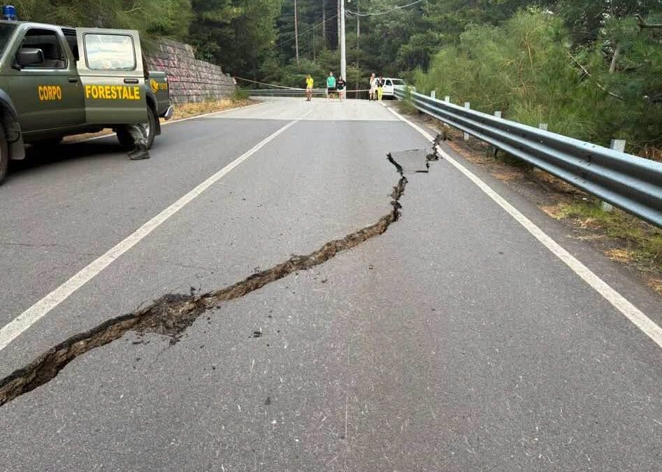 Scossa sull’Etna | Fratture sulla strada a Piano Provenzana