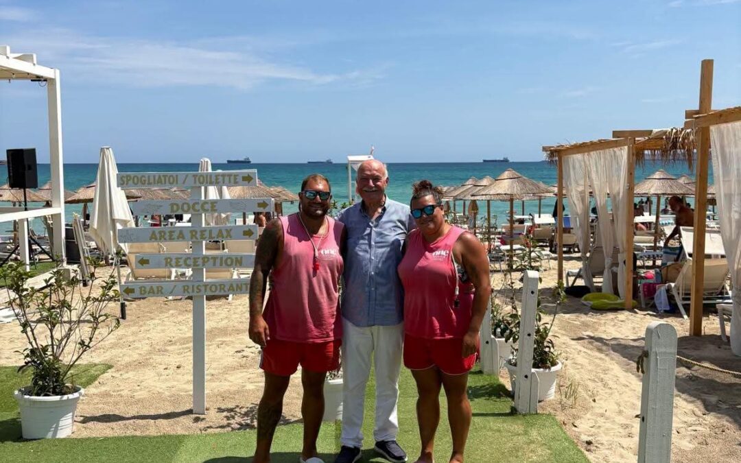 Marina di Priolo, due giovani bagnini salvano un bagnante: il plauso della città