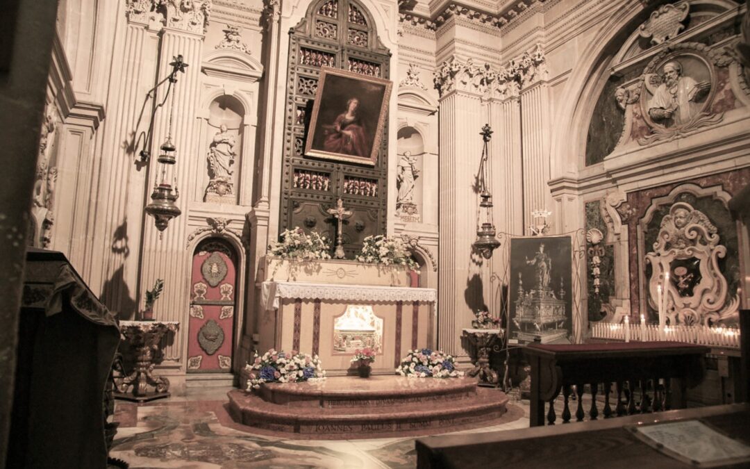 Cattedrale | Nicchia di S. Lucia chiusa. Niente esposizione d’Agosto. Delusione tra i fedeli