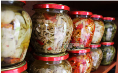 Le conserve d’Agosto | Il rito che univa le famiglie: quando il profumo del pomodoro raccontava l’estate siracusana