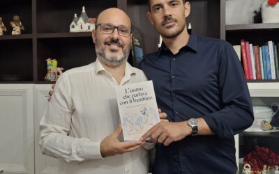 Prima dedica e prima copia per il dott. Giuseppe Lonero: parte il viaggio del nuovo libro di Angelo Di Tommaso