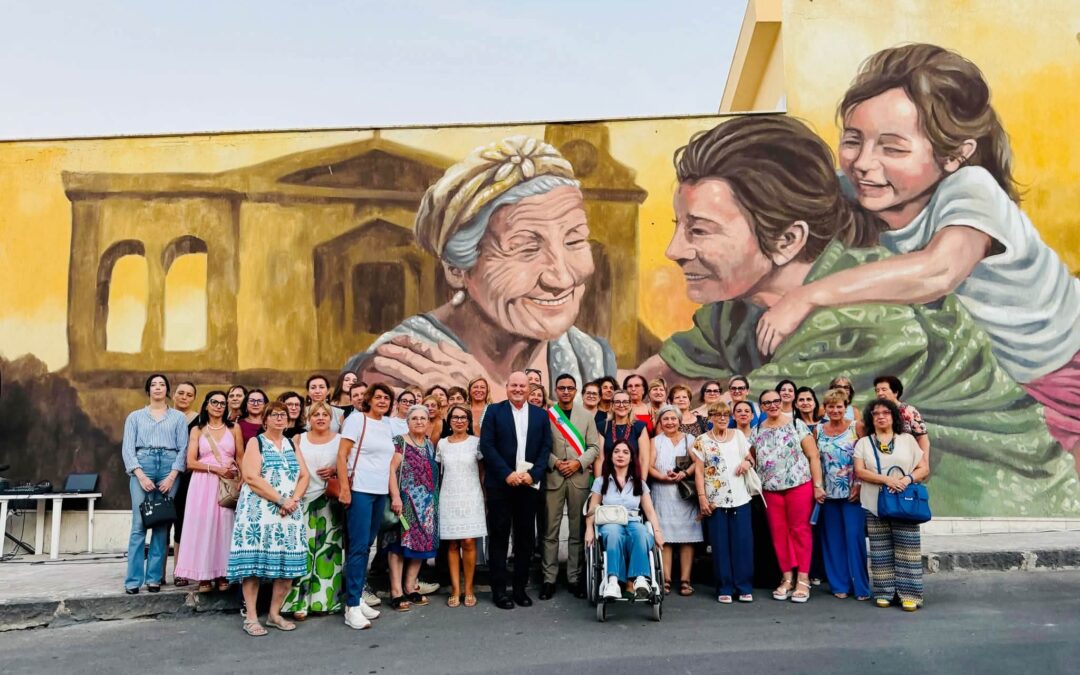 A Solarino inaugurato il murales dedicato alle donne della comunità