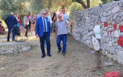 Canicattini Bagni, il “Giardino Bianco” si arricchisce di nuove opere: sabato aperitivo tra arte, musica e natura