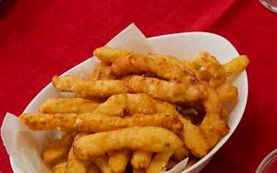 Bastoncini di patate croccanti | Lo sfizio dorato che conquista tutti