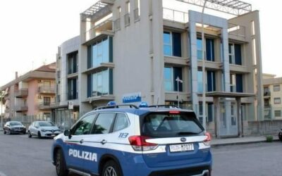Spacca la vetrina di un’ottica a Lentini ma la Polizia lo mette in fuga: indagini in corso