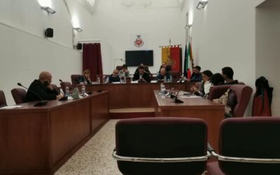 BUCCHERI – Aggiornato il Piano del Colore e del Decoro Urbano: più regole per tutelare bellezza e identità del borgo