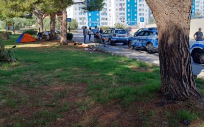 Via Foti, via all’intervento di decoro: sgomberata la pineta con il supporto dei servizi sociali