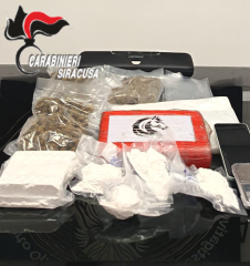 Siracusa, perquisizione lampo in Via Algeri: in manette 54enne per maxi detenzione di stupefacenti