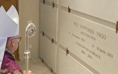 Acireale, mons. Pio Vittorio Vigo torna nella sua Cattedrale: traslate le spoglie nella nuova Cappella dei Vescovi