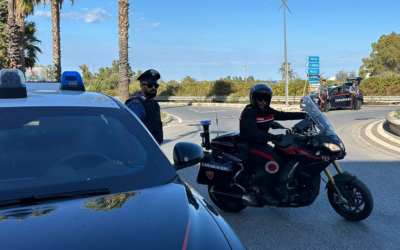Siracusa, blitz dei Carabinieri: targhe false, armi e munizioni irregolari e 9 segnalati per droga