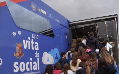 Sicurezza digitale e prevenzione: la Polizia Postale incontra i giovani con “Una Vita da Social”